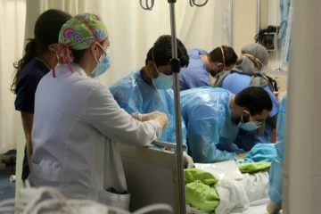 L'urgentiste Nour al-Jalbout lors de sa garde à l'hôpital de l'université américaine de Beyrouth (AUB), le 17 mars 2021