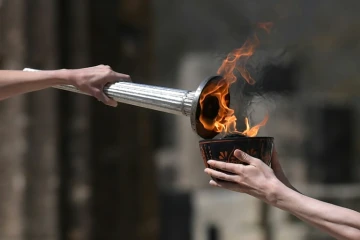 pendant plus de deux mois à partir du 8 mai 2024, la flamme olympique, va traverser plus de 400 villes françaises