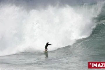 Dimanche 10 Février 2008

Surf par temps de forte houle sur le spot de la Follette au Port