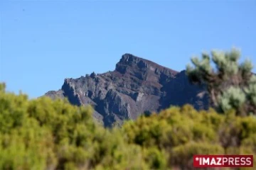 Le Piton des Neiges culmine à 3070,5 m. d'altitude