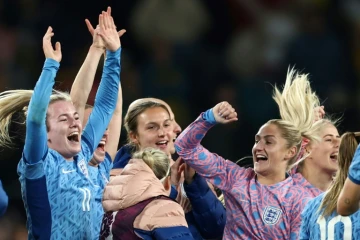 La joie des Anglaises qualifiées pour la finale du Mondial après leur victoire contre l'Australie, le 16 août 2023 à Sydney