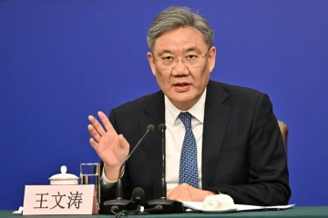 Le ministre chinois du Commerce, Wang Wentao, lors d'une conférence de presse en marge de la session parlementaire, le 6 mars 2025 à Pékin