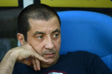 Le président du RC Toulon Mourad Boudjellal observe le match de Top 14 face à Montpellier, au Vélodrome, le 2 octobre 2016 