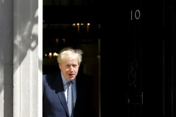 Le Premier ministre britannique Boris Johnson à sa sortie du 10 Downing Street à Londres le 6 août 2019