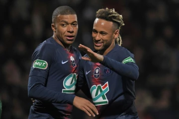 Les attaquants parisiens Kylian Mbappé (g) et Neymar contre la GSI Pontivy en Coupe de France, le 6 janvier 2019 à Lorient