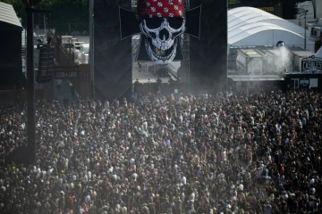 Des participants au grand festival metal Hellfest, le 17 juin 2022 à Clisson (Loire-Atlantique)