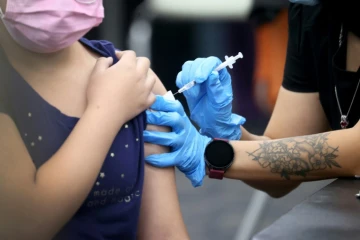 Vaccination dans une école de Chicago dans l'Illinois le 12 novembre 2021