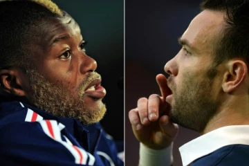 Montage photos, le 13 octobre 2015, des footballeurs Djibril Cissé (g) et Mathieu Valbuena