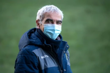 L'ancien sélectionneur Raymond Domenech dirige un entraînement du FC Nantes, le 30 décembre 2020 au Centre de La Jonelière, à La Chapelle-sur-Erdre 