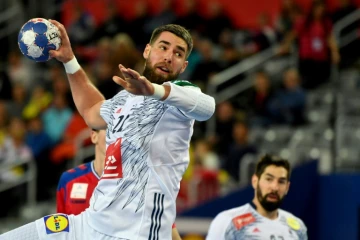 Le pivot Luka Karabatic et l'équipe de France ont surclassé la Serbie, en phase de groupe de l'Euro à Zagreb, le 22 janvier 2018 