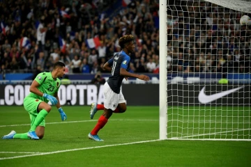 L'attaquant Kingsley Coman (d) auteur d'un doublé lors du match de qualification à l'Euro 2020 face à l'Albanie, au Stade de France, le 7 septembre 2019