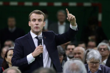 Le président Emmanuel Macron devant les maires normands réunis à Grand Bourgtheroulde, le 15 janvier 2019