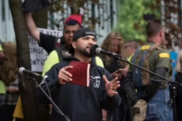 Joey Gibson, chef de file du groupe Patriot Prayer, à Portland, Oregon, le 4 juin 2017