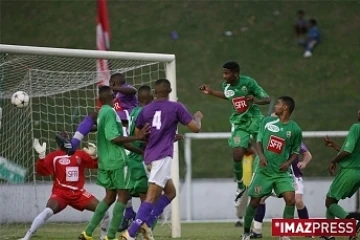 Foot: La D1P en attendant les Bleus