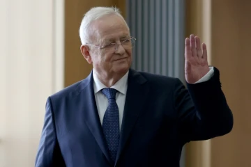 L'ancien PDG de Volkswagen, Martin Winterkorn, à son arrivée pour son procès au tribunal de Brunswick, dans le nord de l'Allemagne, le 3 septembre 2024