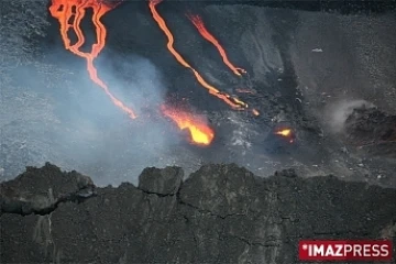 Lundi 15 Décembre 2008


Le piton de la Fournaise est entré en éruption vers 2 heures 45 ce lundi 15 décembre
 2008