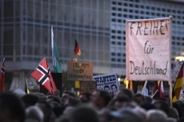 Une manifestation anti-réfugiés du mouvement islamophobe Pegida allemand - acronyme de "Patriotes européens contre l'islamisation de l'Occident" -, le 5 octobre 2015 à Dresde