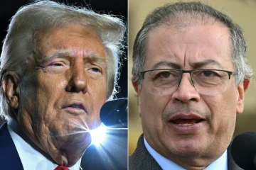 Donald Trump (à gauche) à Las Vegas, le 25 janvier 2025; et le président colombien Gustavo Petro (à droite), à Bogota, le 31 mai 2024
 Trump vowed on January 26, 2025, to hit Colombia with steep tariffs and other sanctions after his counterpart Gustavo Petro blocked deportation flights from the United States.

