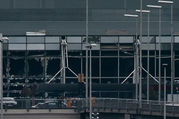 Les vitres d'une partie de l'aéroport de Bruxelles ont été soufflées lors de deux explosions qui ont fait au moins 13 morts et 35 blessés, le 22 mars 2016