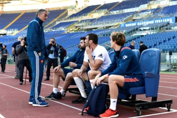 Le sélectionneur Guy Novès s'adresse à ses joueurs, le 10 mars 2017, à la veille du match Italie-France au stade olympique de Rome