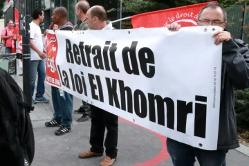 Des opposants à la loi travail manifestent à Saint-Denis, le 6 septembre 2016