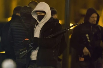 Des policiers en opération le 24 mars 2016 à Argenteuil