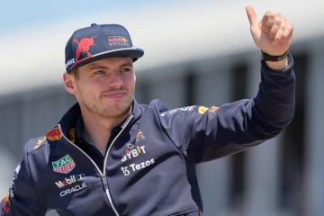 Le Néerlandais Max Verstappen lors de la parade précédant le GP du Canada de Formule 1, le 19 juin 2022 sur le circuit Gilles-Villeneuve à Montréal 