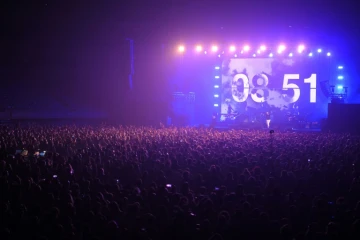 5.000 spectateurs assistent au concert du groupe de rock Love of Lesbian, le 27 mars 2021 à Barcelone