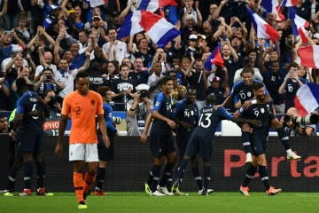 Les Bleus exultent après le but de la victoire, signé Olivier Giroud, face aux Pays-Bas, au Stade de France, le 9 septembre 2018