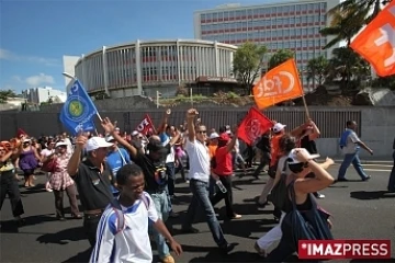 Jeudi 2 Avril 2009

Les salariée de la CAF et de la CGSS manifeste pour une augmentation de leurs salaires