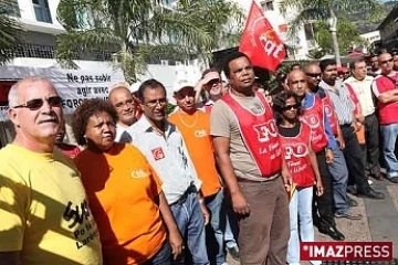 Jeudi 23 Avril 2009

Les grévistes devant la poste