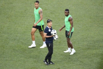 Le sélectionneur du Nigeria Gernot Rohr lors d'un entraînement à Volgograd, le 21 juin 2018