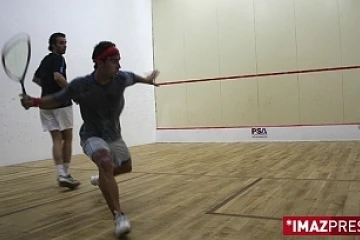 Mercredi 24 juin 209 - Internationaux de squash à Saint-Pierre

Phase du match Yann Perrin (FRA)/Mark Krajcsak (Hon) remporté par le Français (Photo D.R.)