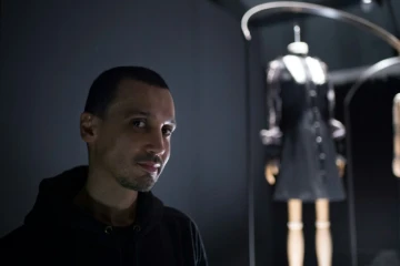 Yacine Aouadi, un enfant des quartiers nord de Marseille devenu un talent de la haute couture, dont le travail a été présenté au MuCem, le 20 mai 2016 à Marseille