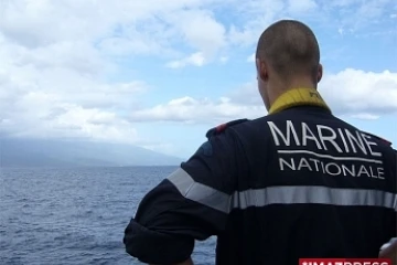 Mardi 7 juillet 2009 - L'armée française participe aux recherches de l'épave de l'A310 de Yemenia Airways qui s'est écrasé au large des Comores