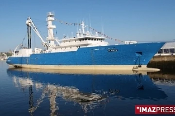 Appartenant à la SAPMER, le &quot;Franche Terre&quot; est un thonier senneur de 90 mètres, dotés d'une propulsion diesel électrique (Photo D.R.)