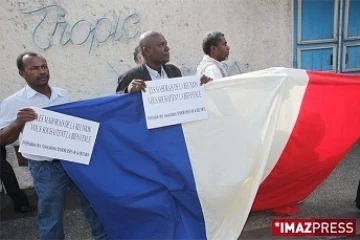 Jeudi 9 Juillet 2009

Bain de foule du  premier ministre François Fillon