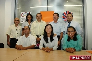 Vendredi 17 juillet 2009: Conférence de presse d'Orange Réunion à propos de la signature de 34 contrats en alternance pour 2009