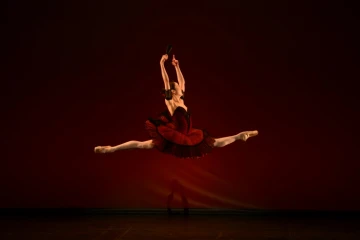La ballerine japonaise  Miki Mizutani parmi les stars de la soirée de gala organisée à Londres, pour lever des fonds pour l'Ukraine, le 19 mars 2022