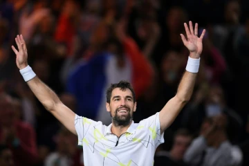 La joie du Français Jérémy Chardy, tombeur de N.4 mondial, le Russe Daniil Medvedev, le 29 octobre 2019 au Masters 1000 de Paris