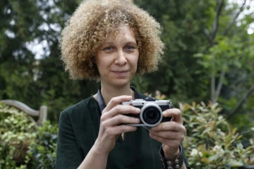 Depuis plus de 20 ans, Elsa Pharaon, directrice de casting atypique, cherche au-delà du périphérique les nouveaux visages du cinéma français.