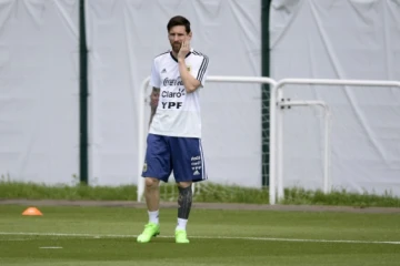 La star de l'Argentine Lionel Messi à l'entraînement au camp de base de sa sélection à Bronnitsy, près de Moscou, le 25 juin 2018