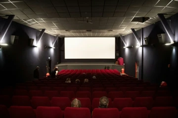 Des spectateurs au cinéma Le Palais de Belle-Ile-en-Mer, le 19 mai 2021