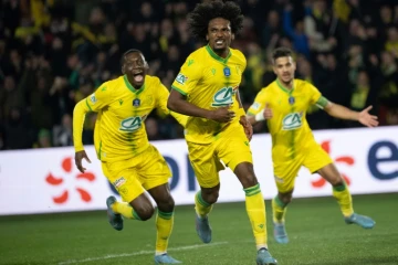 La joie des Nantais après le but marqué par le milieu franco-congolais Samul Moutoussamy face à Monaco, en demi-finale de la Coupe de France, le 2 mars 2022 au Stade de La Beaujoire