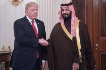 Mohammed ben Salmane, nouveau prince héritier d'Arabie saoudite (d) avec le président américain Donald Trump (g), le 14 mars 2017 à Washington