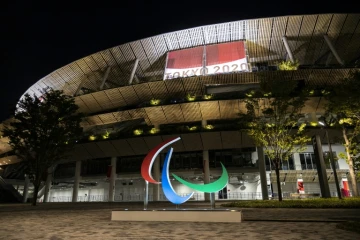Le logo des Jeux paralympiques devant le Stade national, le 22 août 2021 à Tokyo