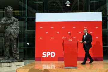 Le leader du SPD Martin Schulz s'apprête à donner une conférence de presse à Berlin, le 1er décembre 2017
