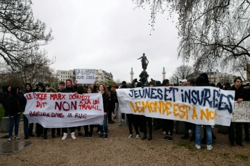 Des lycéens parisiens manifestent le 31 mars 2016 à Paris