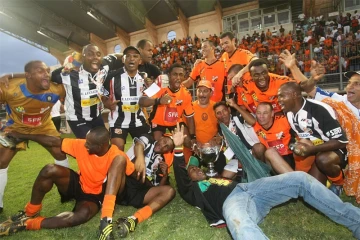 Dimanche 8 novembre 2009 - L'Excelsior remporte la coupe régionale de France de football en battant Sainte-Marie par 2 buts à 1 au stade Michel Volnay de Saint-Pierre