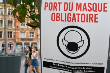 "L'équilibre est fragile et nous pouvons basculer à tout moment" vers une reprise incontrôlée de l'épidémie de Covid-19 en France, avertit mardi le Conseil scientifique